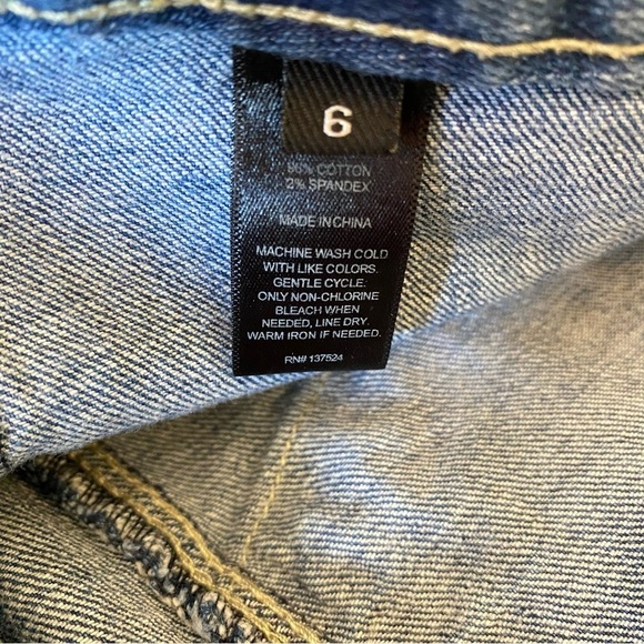 Express Jean Shorts Women's size 6 Denim Cuffed Hem - Picture 6 of 6